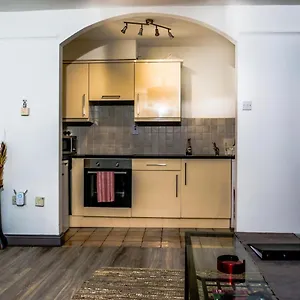 https://downtown-luxury-apartment-beside-trinity-college.dublin-hotelsweb.com